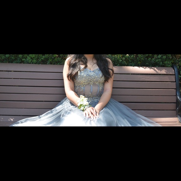 PROM DRESS ❤️ - Picture 3 of 4